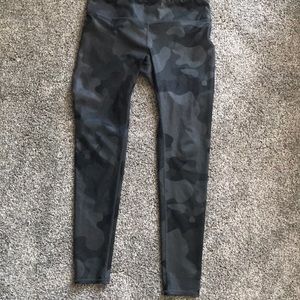 Alo Yoga camo leggings